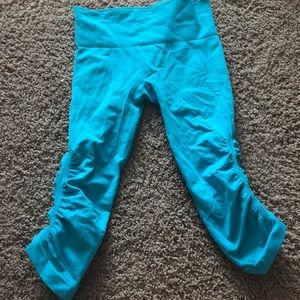 Lulu crop leggings size 4!